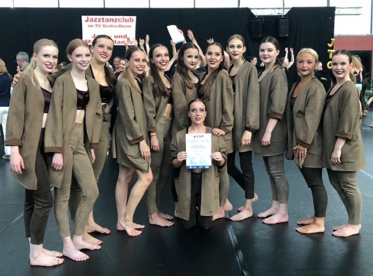 Dancing Rebels auf Platz fünf –  Grün-Weiß-Tänzerinnen beenden Liga-Turniere in Großostheim