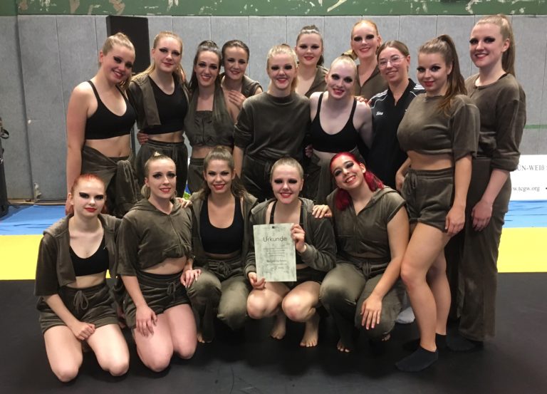 Dancing Rebels tanzen erfolgreiche Saison – Platz fünf für Grün-Weiß Tänzerinnen in Schermbeck
