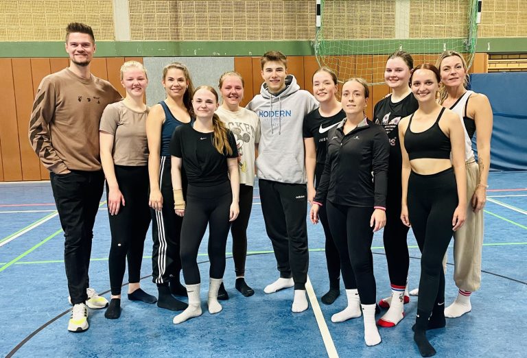 Tanztraining mit Weltmeister – Formationen des TC GW bereiten sich auf die neue Saison vor